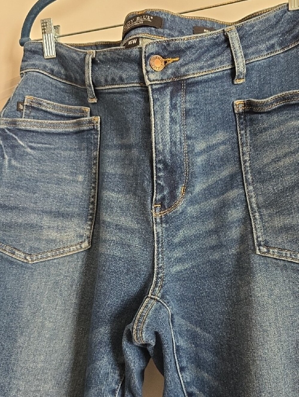 EUC Judy Blue 16W Medium Wash Boyfriend Jeans with Front Patch Pockets - Picture 2 of 10